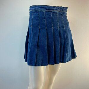 Regeneration by Celebrity Pink Women's Pleated Star Skirt - Size Medium - NWT